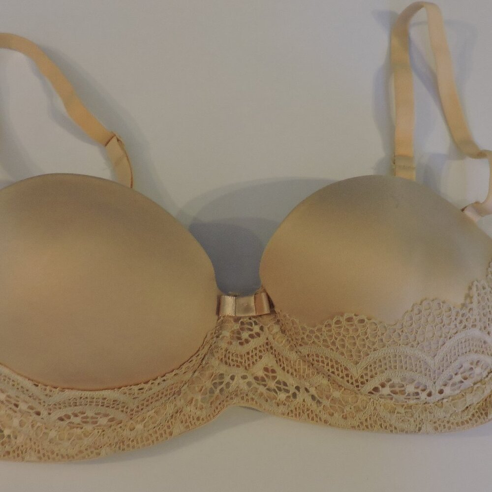 32 B Auden Underwire two hook padded nude bra